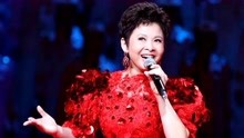 董文华被老公宠成宝，而同为春晚歌手的她，却不幸因癌病逝