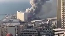 恐怖！黎巴嫩首都烟花厂发生爆炸(各个视角我收集一起做一个合集）