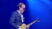 [图]蓝调英雄Joe Bonamassa现场演唱 - Midnight Blues